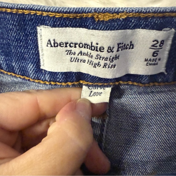 Abercrombie & Fitch Curve Ultra High Rise Ankle Straight Jeans Size 6 / 28 - Picture 3 of 6